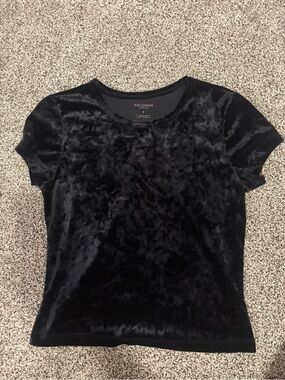 Arizona Jean Company Black Crushed Velvet Short Sleeve Tee